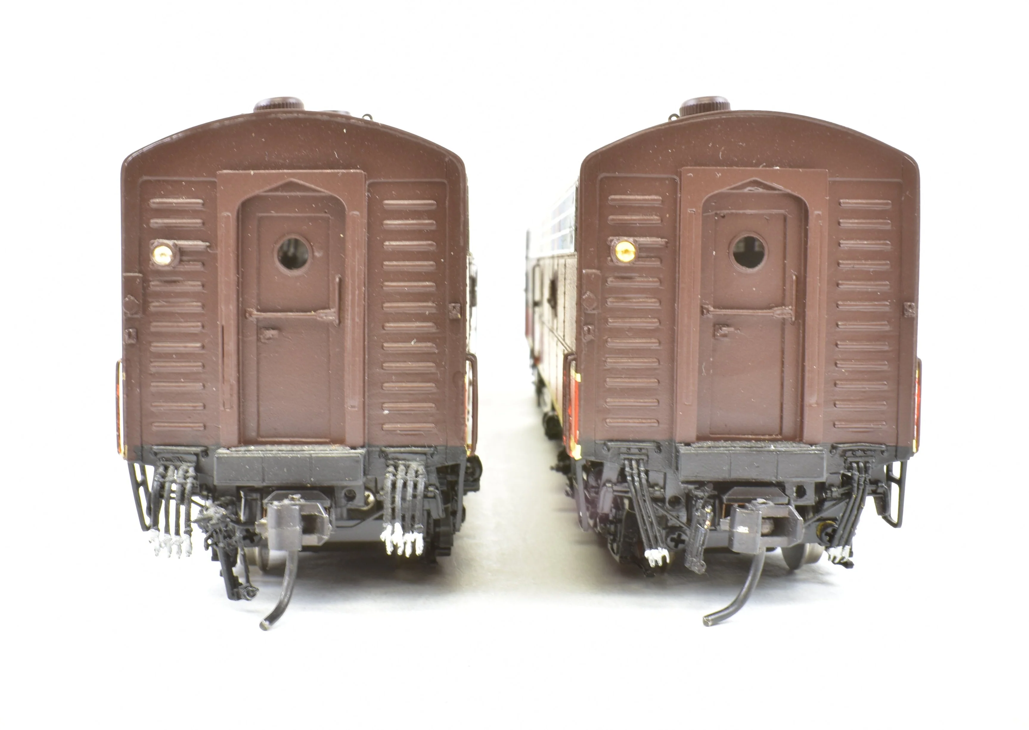 HO Brass CON OMI - Overland Models, Inc. IC - Illinois Central EMD E9-A and E8-B Set Pro Painted ReBoxx - Image 10