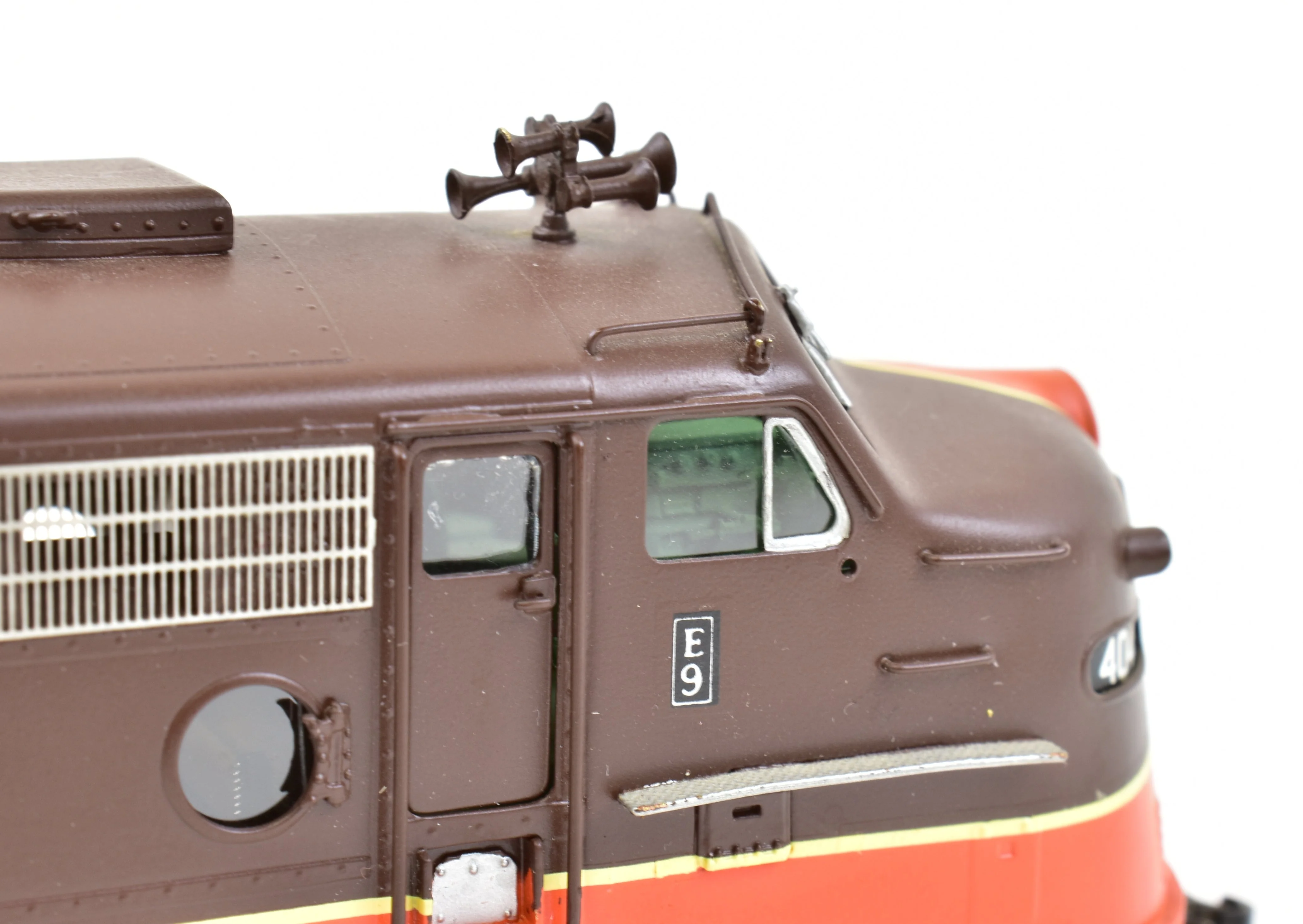 HO Brass CON OMI - Overland Models, Inc. IC - Illinois Central EMD E9-A and E8-B Set Pro Painted ReBoxx - Image 14
