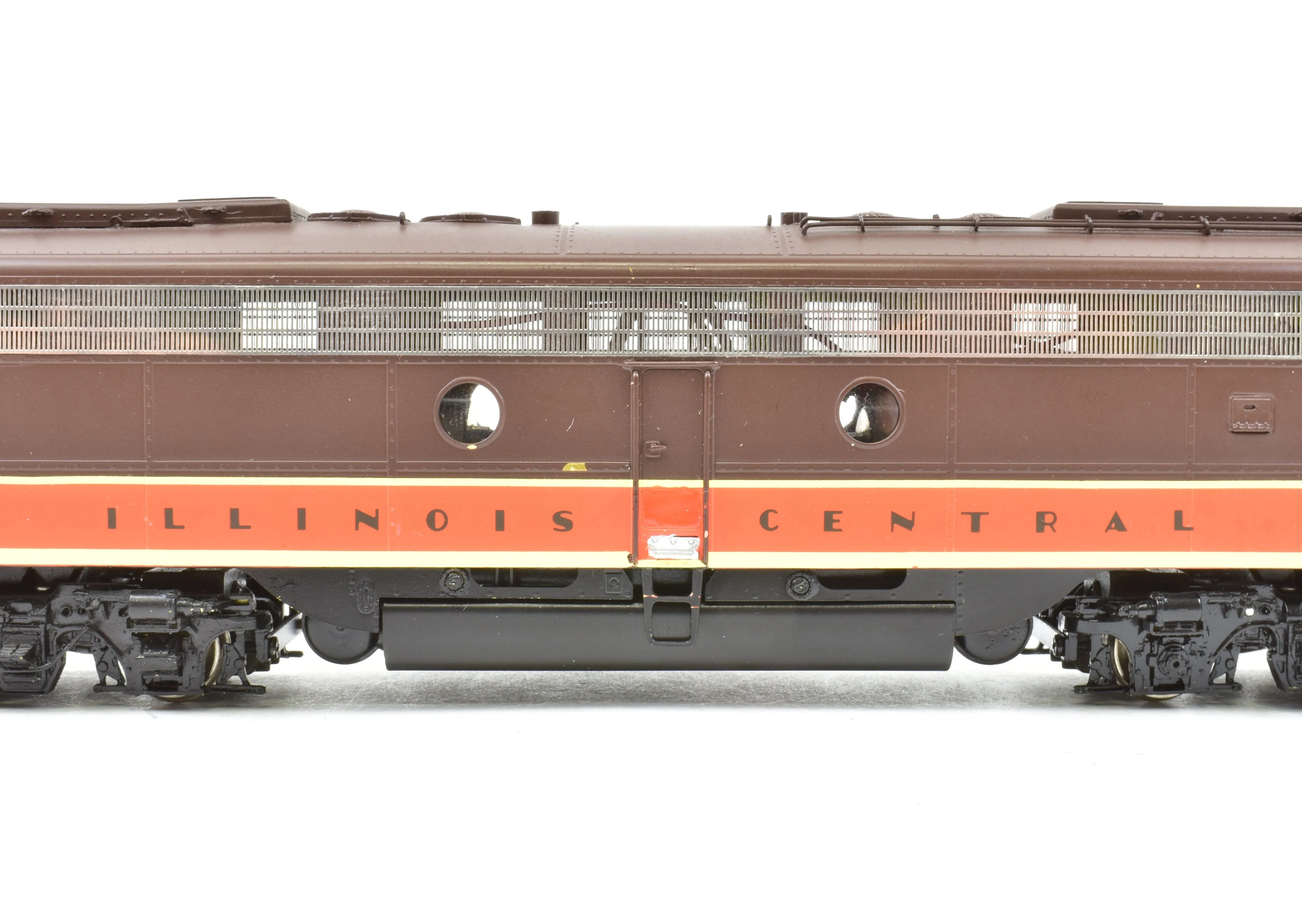 HO Brass CON OMI - Overland Models, Inc. IC - Illinois Central EMD E9-A and E8-B Set Pro Painted ReBoxx - Image 17