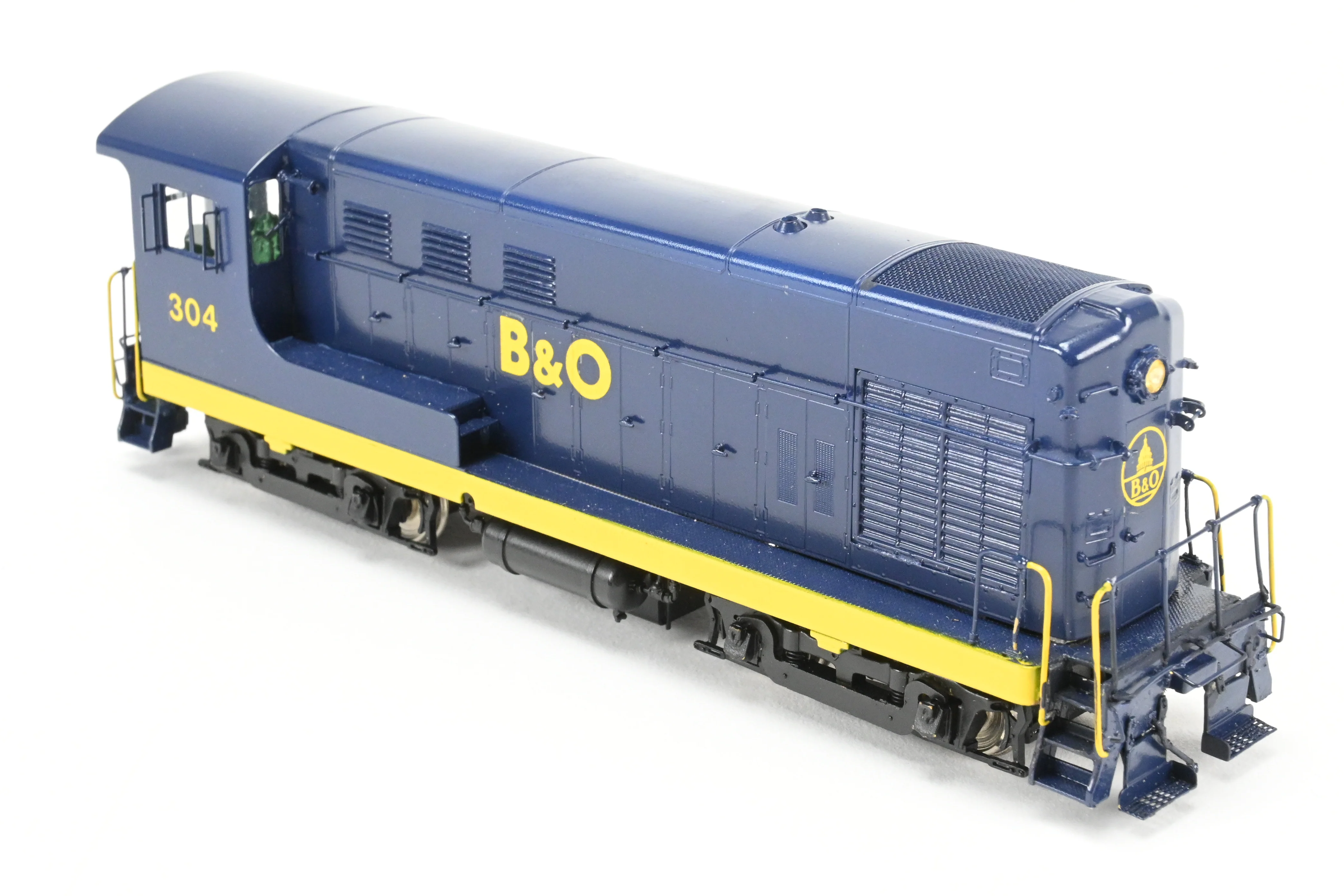 HO Brass OMI - Overland Models Inc. B&O - Baltimore & Ohio Fairbanks Morse FM H-10-44 w/Cab Overhang Custom Painted No. 304 - Image 6
