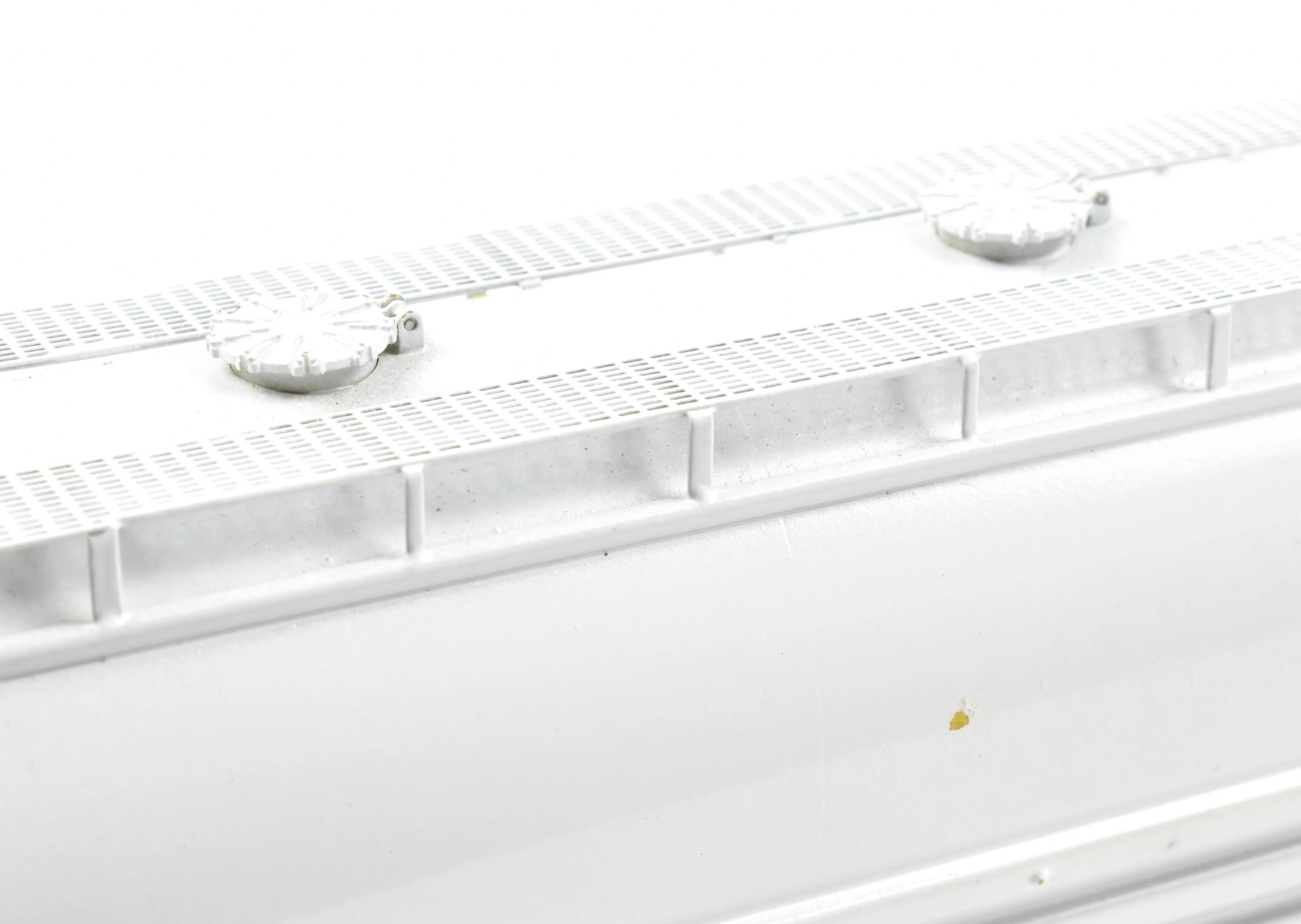 HO Brass CON OMI - Overland Models, Inc. NYC - New York Central PC - Penn Central and CR - Conrail Flexi-Flow PD Covered Hopper Custom Painted Unlettered - Image 16