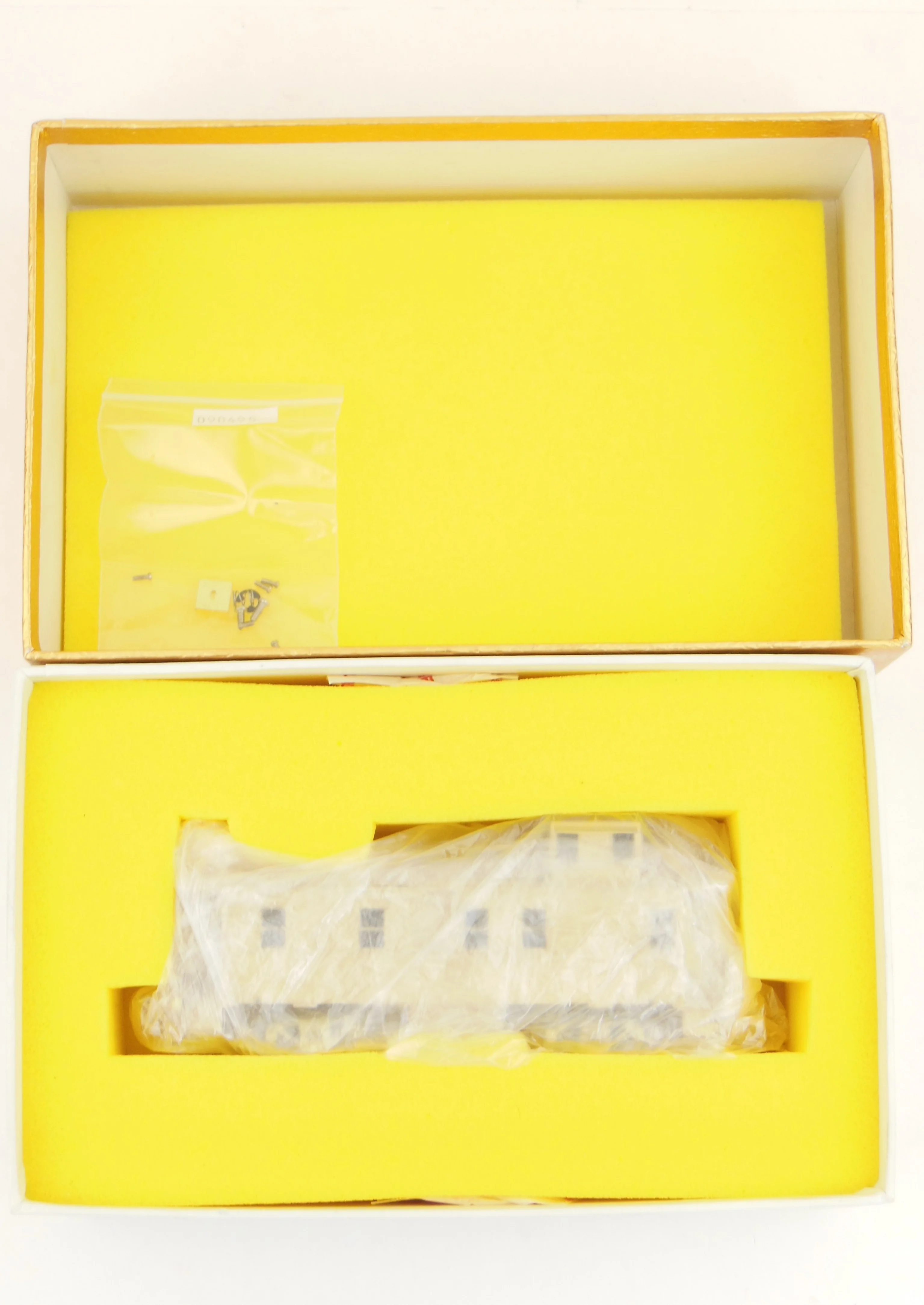 HO Brass Oriental Limited ATSF - Santa Fe Original Round Roof Caboose - Image 13