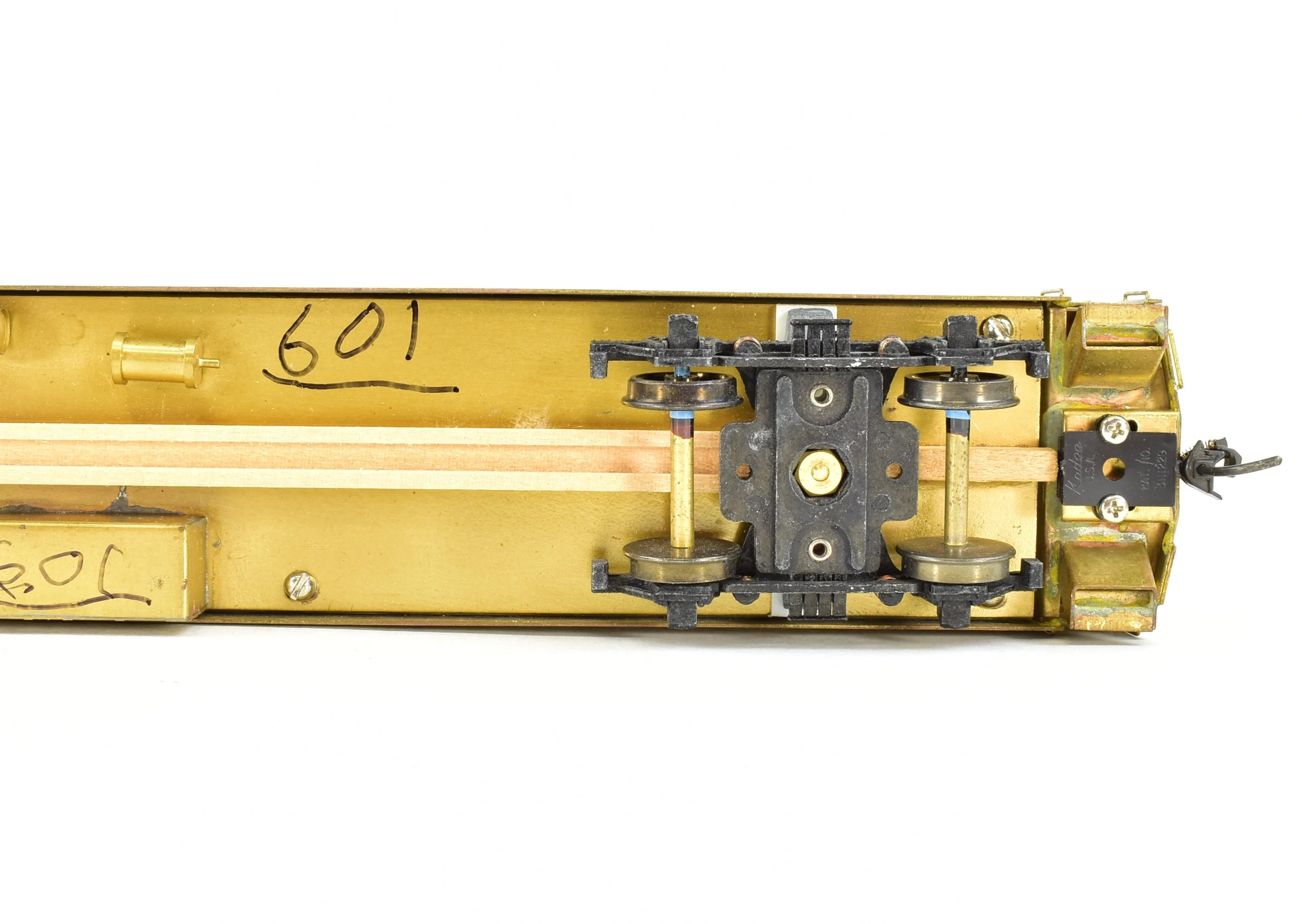 HO Brass S. Soho & Co. UP - Union Pacific 67' Modernized Coach - Image 11