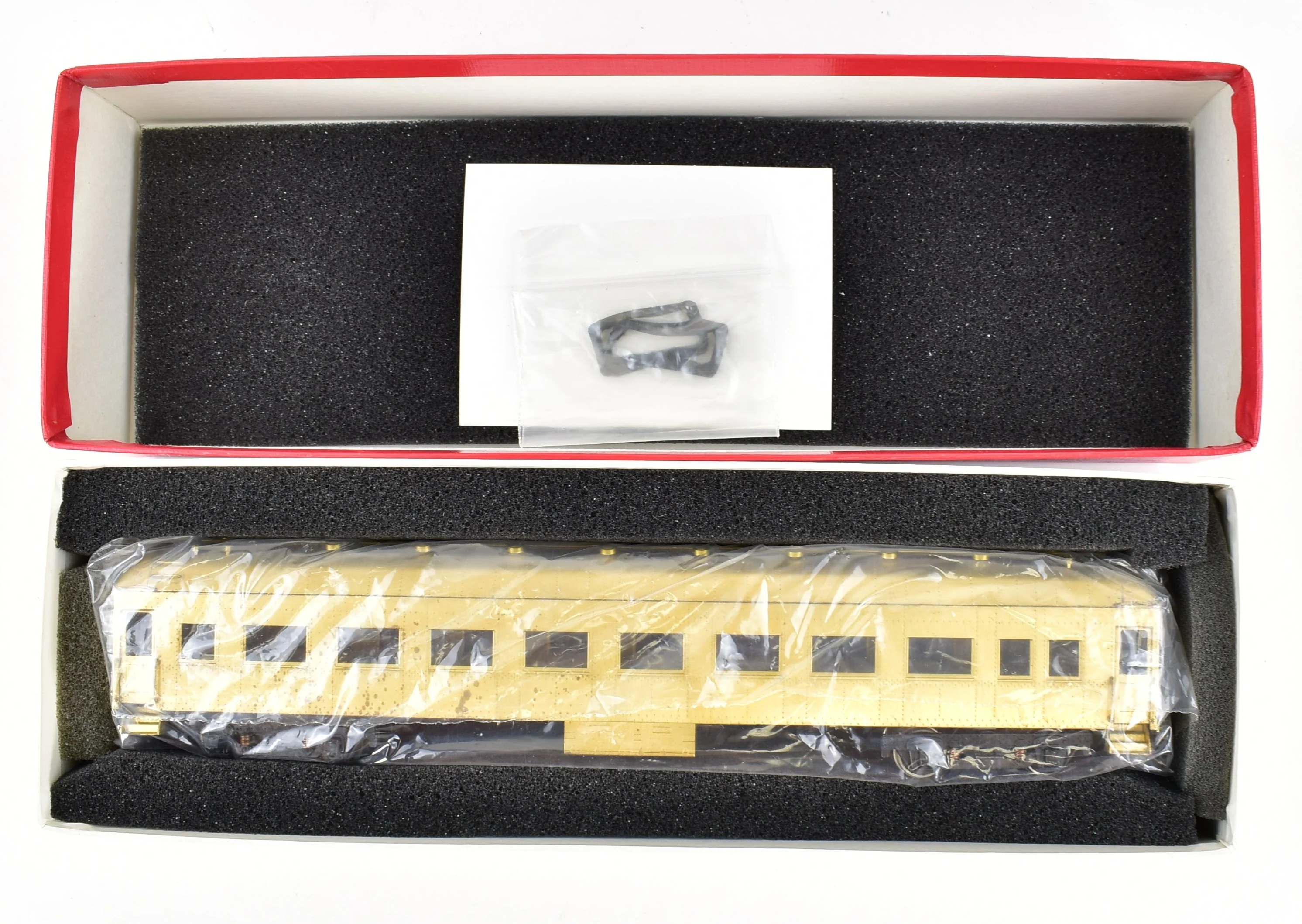 HO Brass S. Soho & Co. UP - Union Pacific 67' Modernized Coach - Image 13