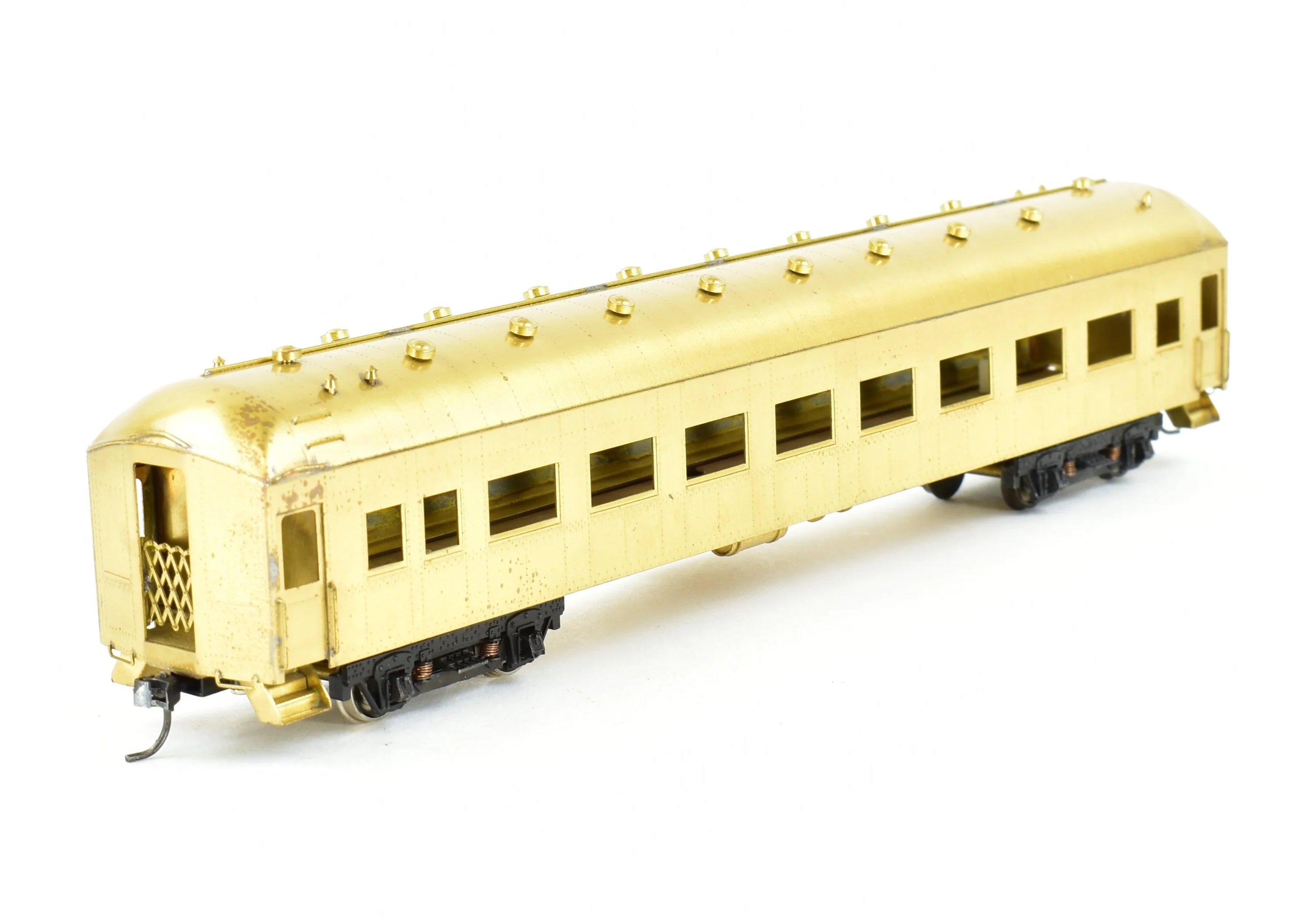 HO Brass S. Soho & Co. UP - Union Pacific 67' Modernized Coach - Image 6