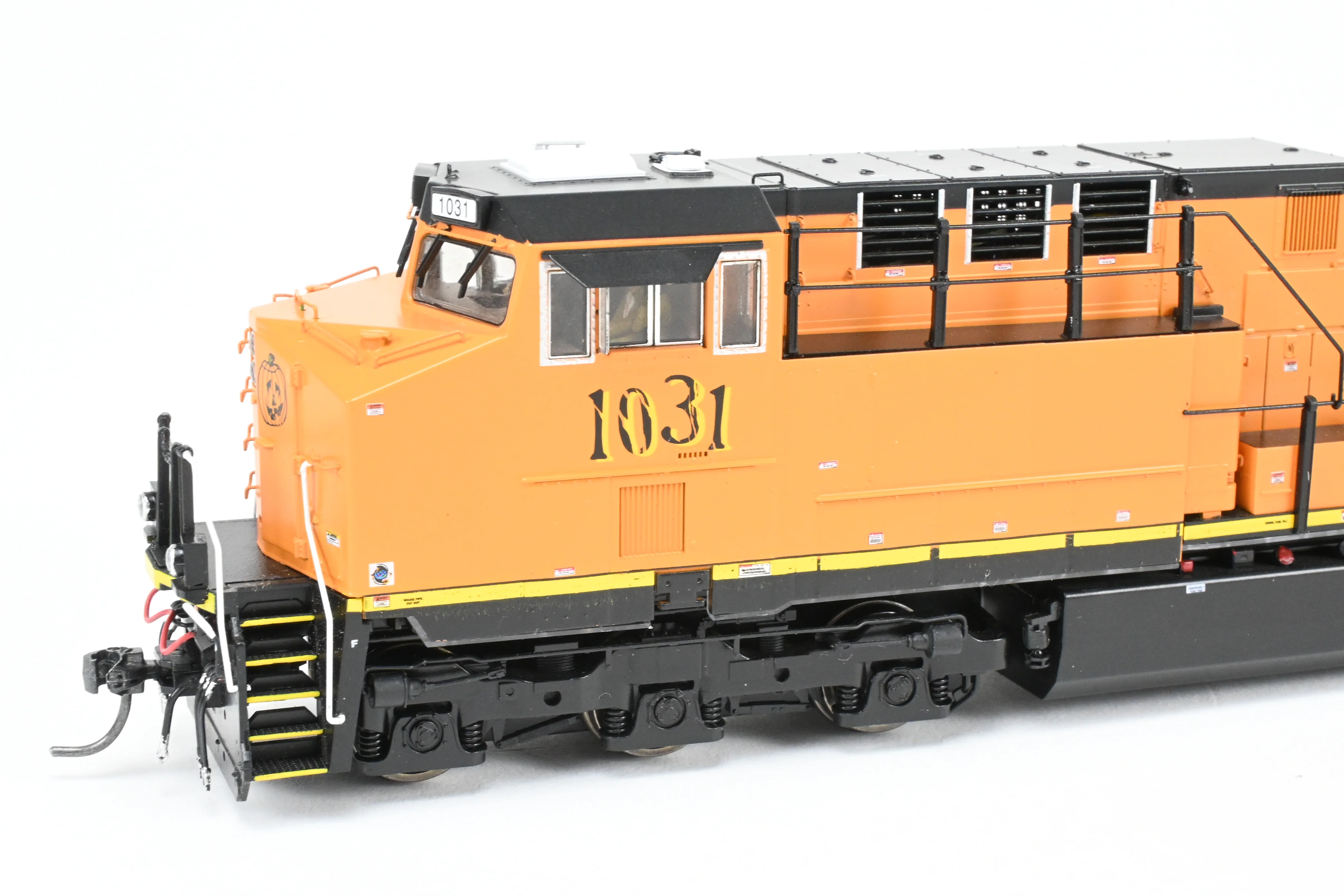 HO MTH - Mike's Train House "Halloween" #1031 ES44AC With Proto-Sound 3.0/DCC - Image 14