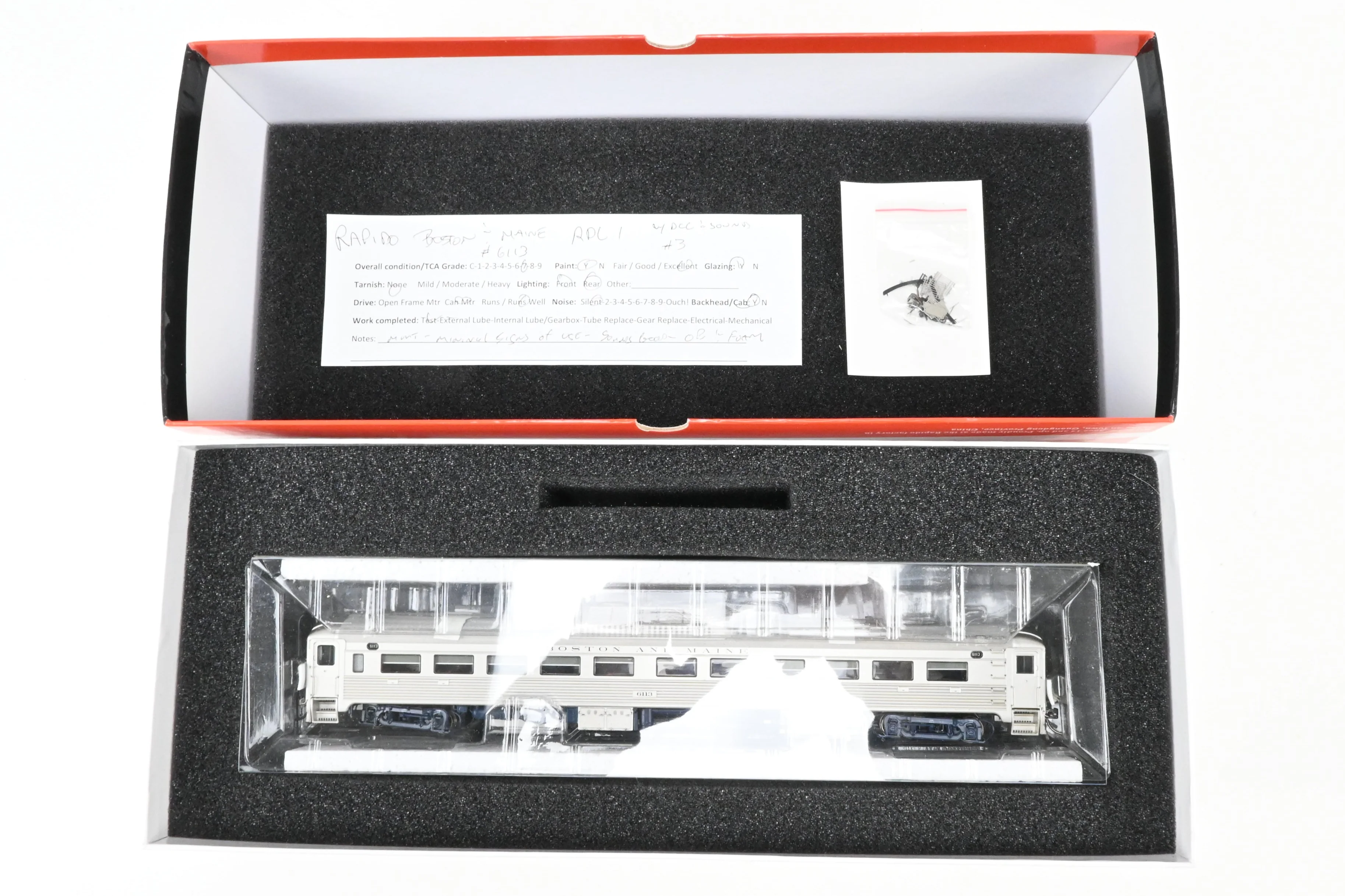 HO Rapido Trains, Inc. B&M – Boston & Maine Budd RDC-1 Car Minuteman Scheme w/ ESU DCC and Sound - Image 23