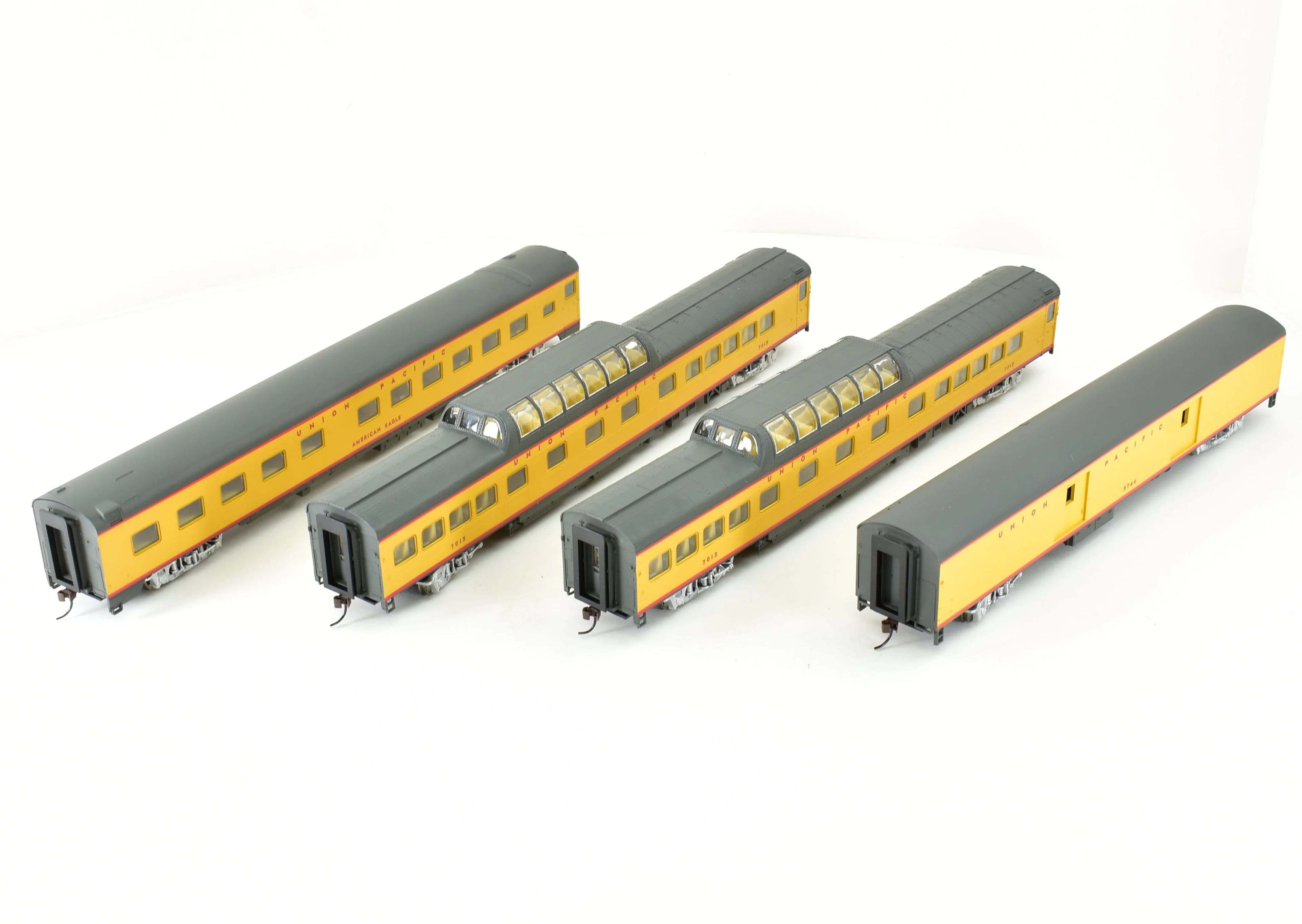 HO Rivarossi UP - Union Pacific Passenger Car Set B - 2 Vista Dome, 1 10-6 Pullman, 1 Baggage - Image 7