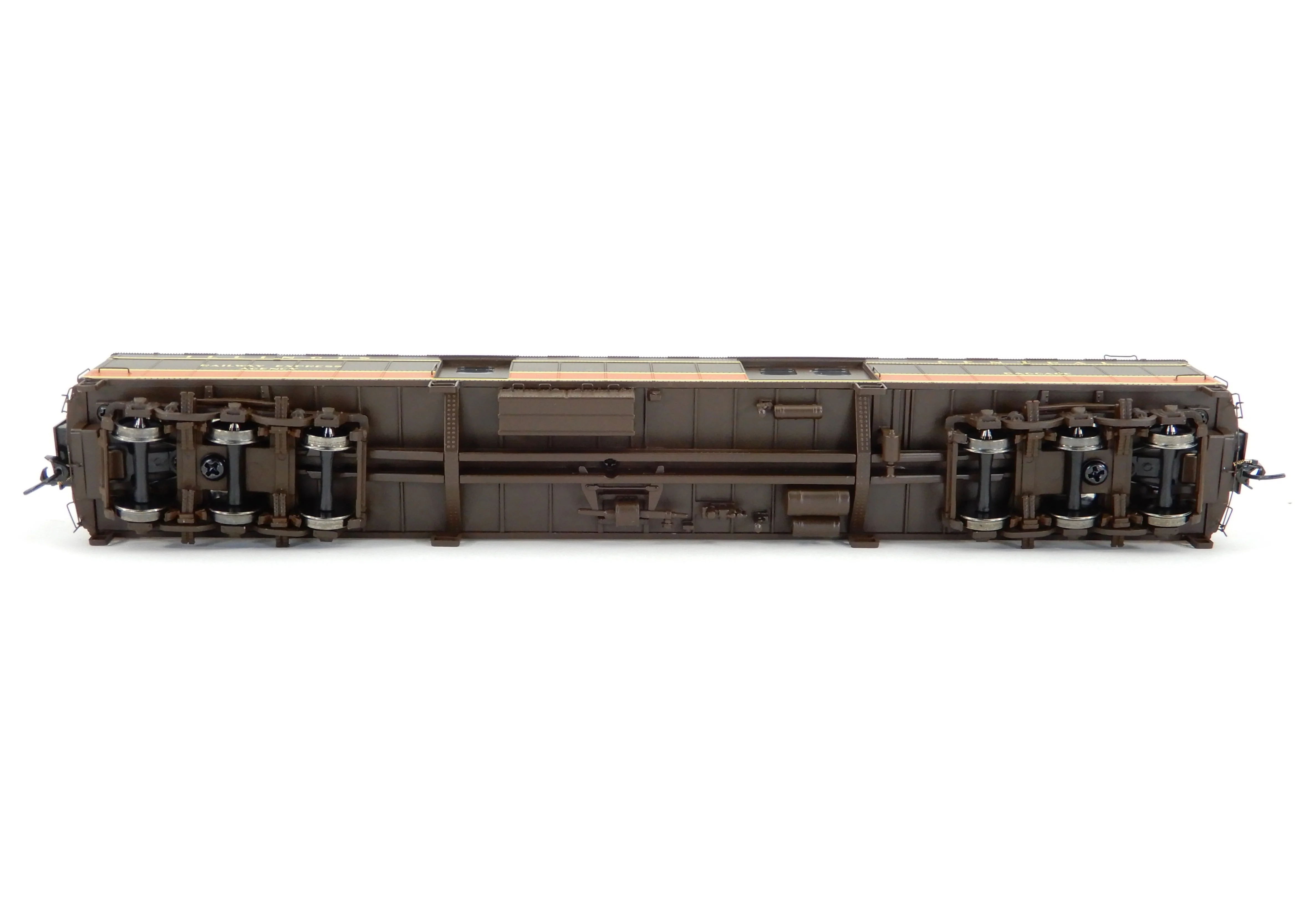 HO Walthers IC - Illinois Central ACF 70' Heavyweight Arched Roof Baggage Car - Image 3